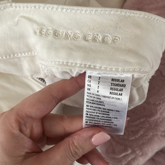 American Eagle White Jegging Crop - Picture 2 of 3